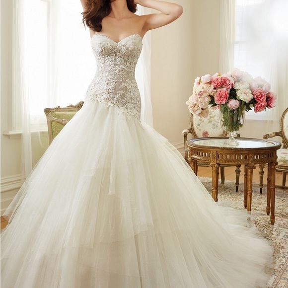 Sophia Tolli Plus Size Wedding Hoop BRAND NEW Sophia Tolli Ivory